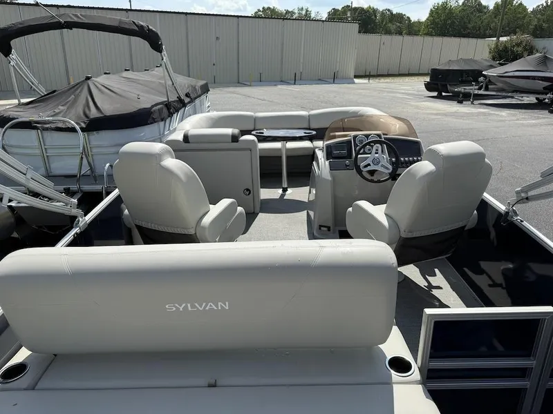 Slide: The Image of Sylvan Mirage 822 CLS DH 2025 - 16