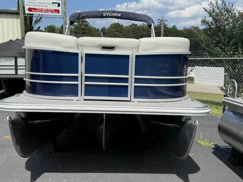 Slide: The Image of Sylvan Mirage 822 CLS DH 2025 - 3