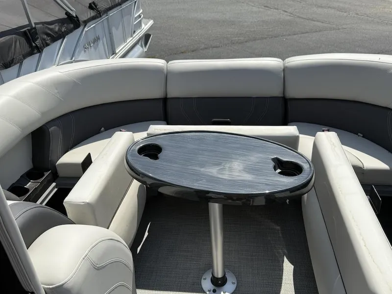 Slide: The Image of Sylvan Mirage 822 CLS DH 2025 - 6