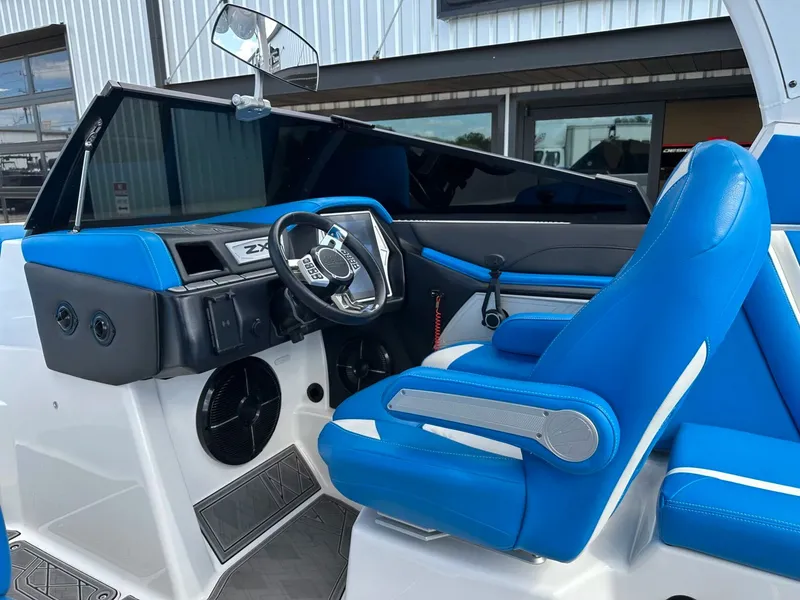 Slide: The Image of Tigé 25ZX 2022 - 17