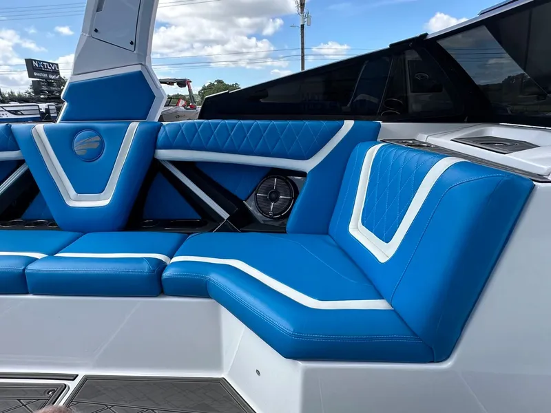 Slide: The Image of Tigé 25ZX 2022 - 25