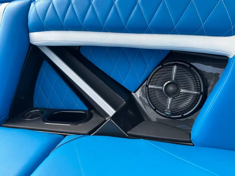 Slide: The Image of Tigé 25ZX 2022 - 26