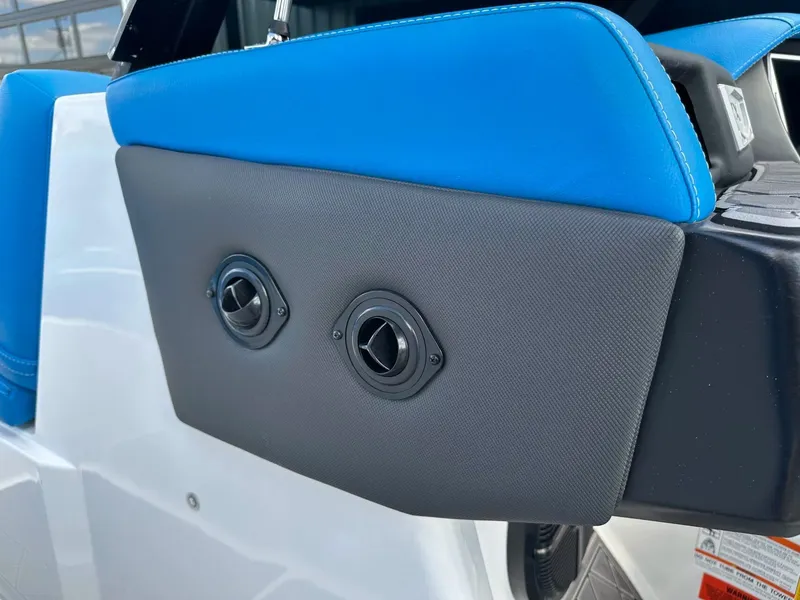 Slide: The Image of Tigé 25ZX 2022 - 36