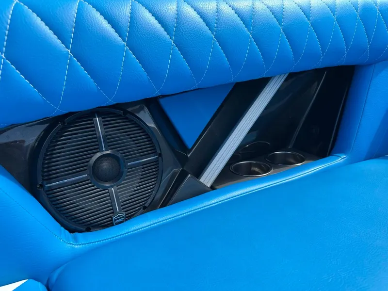 Slide: The Image of Tigé 25ZX 2022 - 41