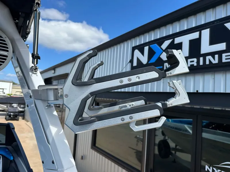 Slide: The Image of Tigé 25ZX 2022 - 49