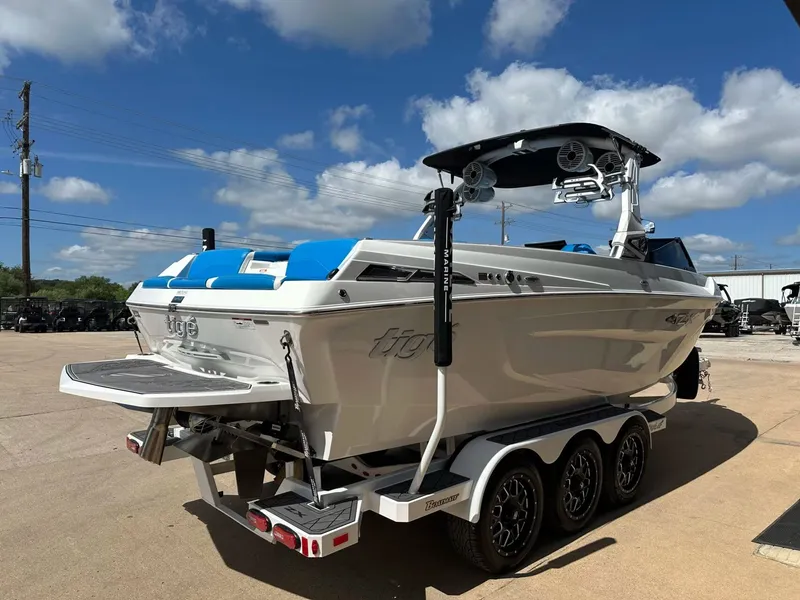 Slide: The Image of Tigé 25ZX 2022 - 6