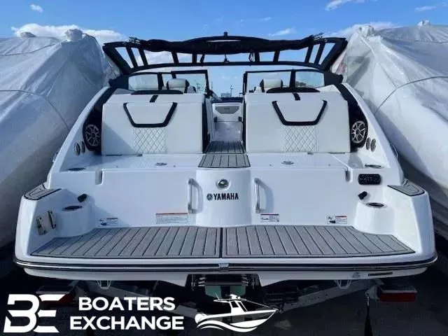 Slide: The Image of Yamaha 222S 2025 - 2