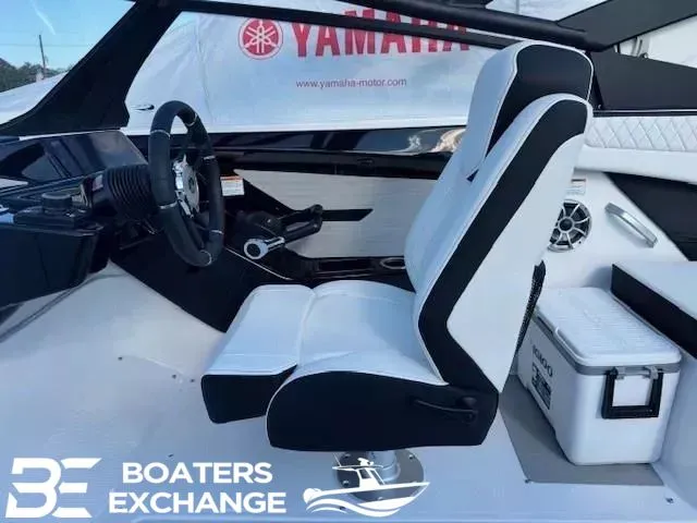 Slide: The Image of Yamaha 222S 2025 - 5