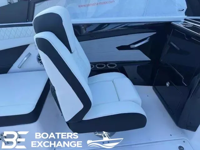 Slide: The Image of Yamaha 222S 2025 - 7