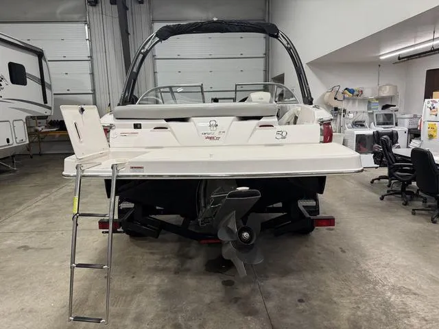 Slide: The Image of Regal 1900 ES 2020 - 3