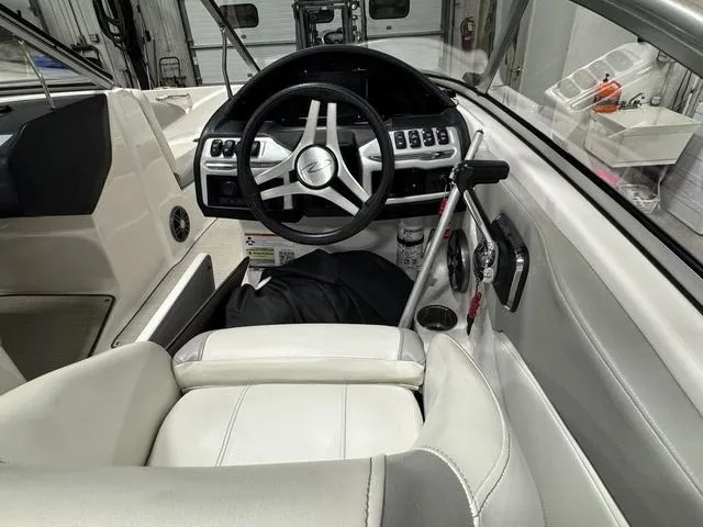 Slide: The Image of Regal 1900 ES 2020 - 9