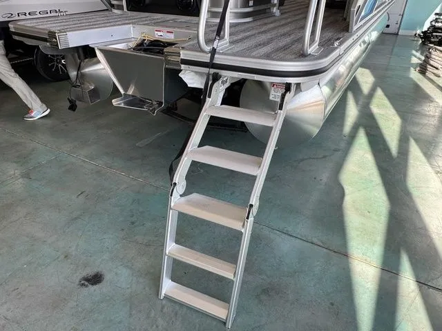 Slide: The Image of Bennington M Swingback 24 MSB 2025 - 10