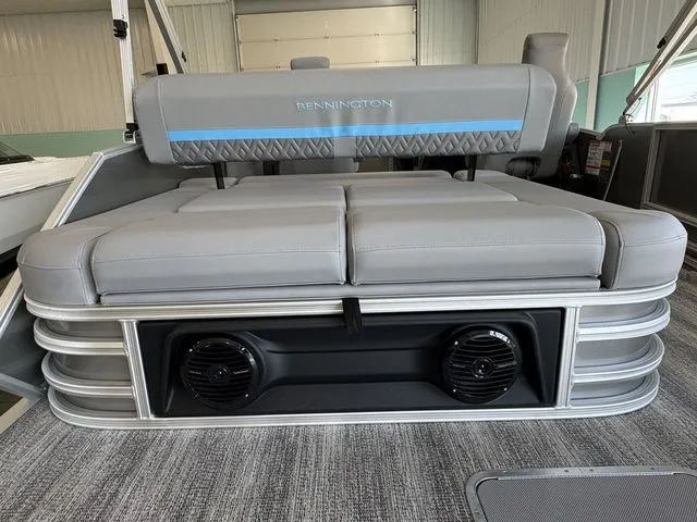 Slide: The Image of Bennington M Swingback 24 MSB 2025 - 11