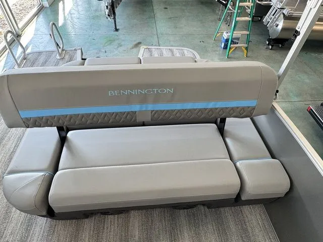 Slide: The Image of Bennington M Swingback 24 MSB 2025 - 12