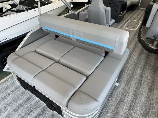 Slide: The Image of Bennington M Swingback 24 MSB 2025 - 13