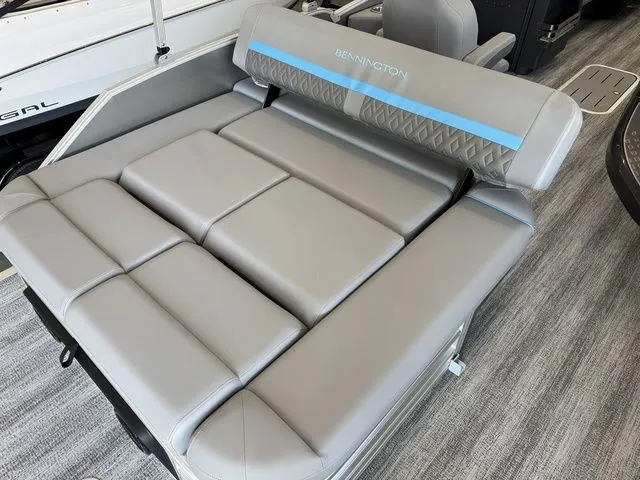 Slide: The Image of Bennington M Swingback 24 MSB 2025 - 14