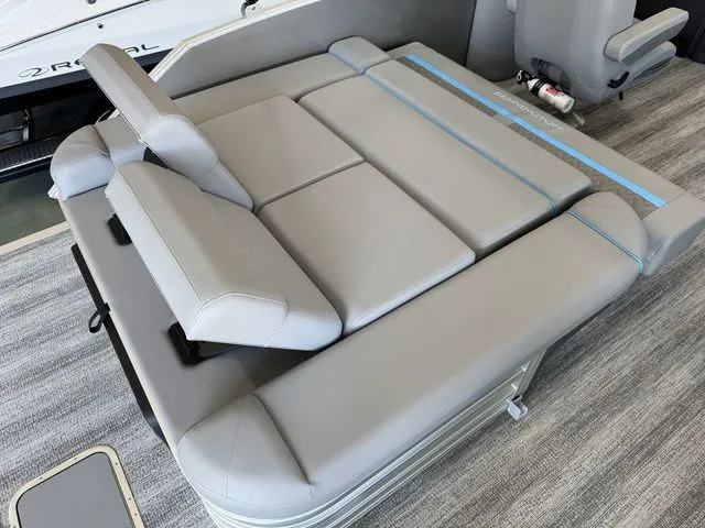 Slide: The Image of Bennington M Swingback 24 MSB 2025 - 16