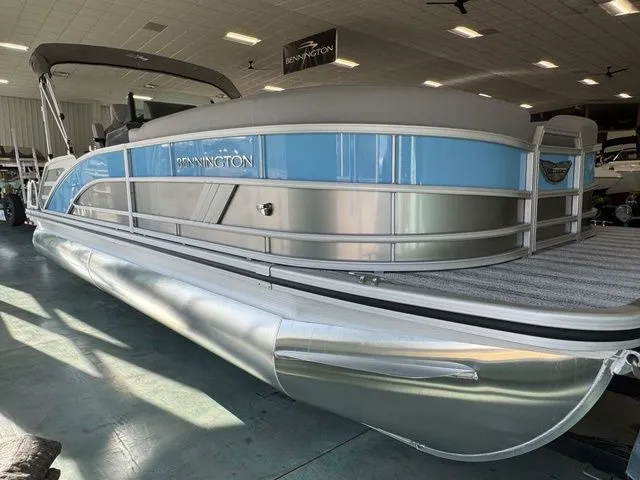 Slide: The Image of Bennington M Swingback 24 MSB 2025 - 3