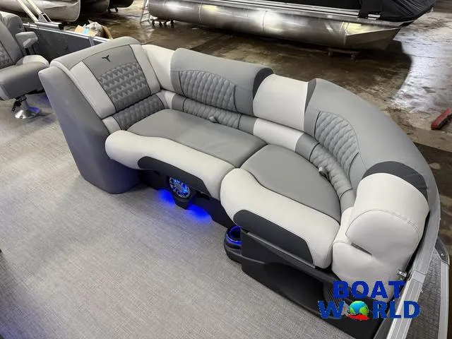 Slide: The Image of Tahoe Cascade 2385 Quad Lounge & Honda 4-Stroke EFI 2025 - 10