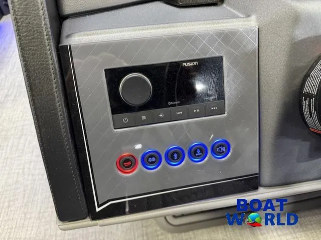 Slide: The Image of Tahoe Cascade 2385 Quad Lounge & Honda 4-Stroke EFI 2025 - 15