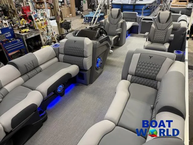 Slide: The Image of Tahoe Cascade 2385 Quad Lounge & Honda 4-Stroke EFI 2025 - 2