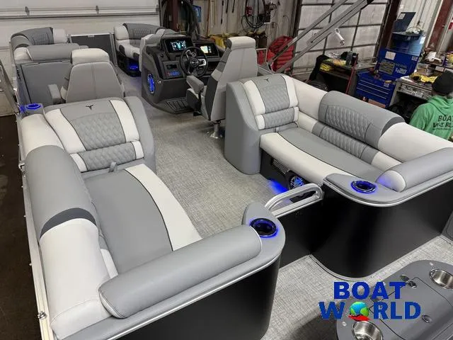 Slide: The Image of Tahoe Cascade 2385 Quad Lounge & Honda 4-Stroke EFI 2025 - 24