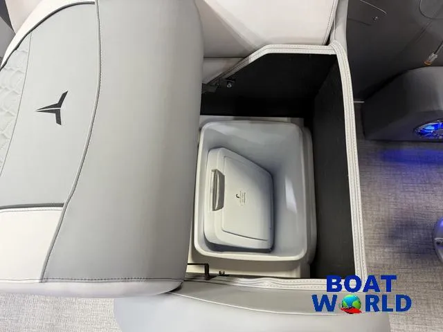 Slide: The Image of Tahoe Cascade 2385 Quad Lounge & Honda 4-Stroke EFI 2025 - 27