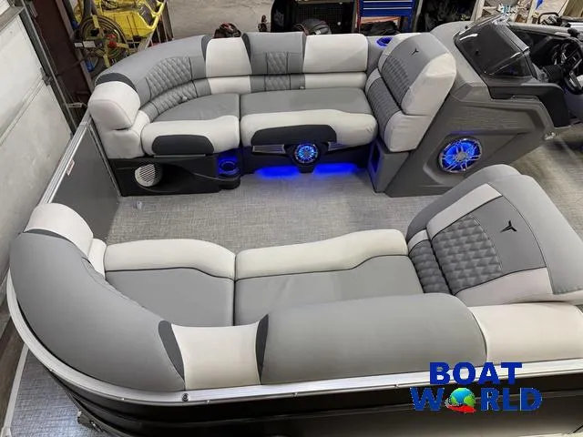 Slide: The Image of Tahoe Cascade 2385 Quad Lounge & Honda 4-Stroke EFI 2025 - 3