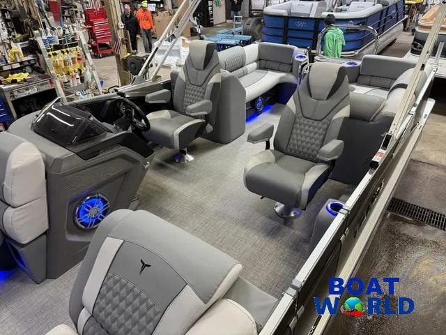 Slide: The Image of Tahoe Cascade 2385 Quad Lounge & Honda 4-Stroke EFI 2025 - 4