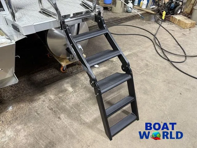 Slide: The Image of Tahoe Cascade 2385 Quad Lounge & Honda 4-Stroke EFI 2025 - 46