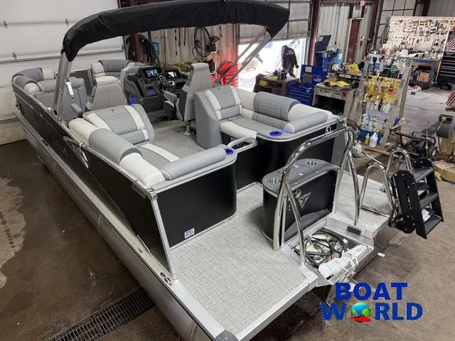 Slide: The Image of Tahoe Cascade 2385 Quad Lounge & Honda 4-Stroke EFI 2025 - 49