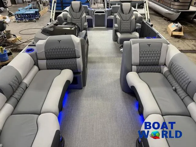 Slide: The Image of Tahoe Cascade 2385 Quad Lounge & Honda 4-Stroke EFI 2025 - 8