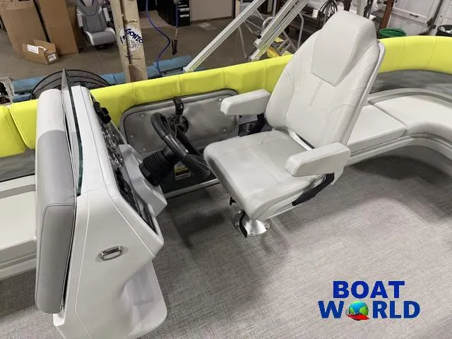 Slide: The Image of Tahoe Aura 2185 Quad Lounge & 75HP 4-Stroke EFI 2025 - 12