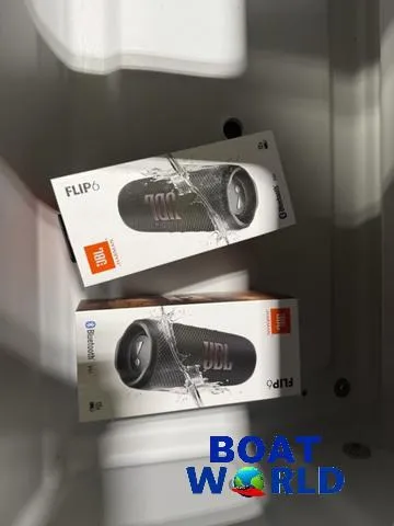 Slide: The Image of Tahoe Aura 2185 Quad Lounge & 75HP 4-Stroke EFI 2025 - 23