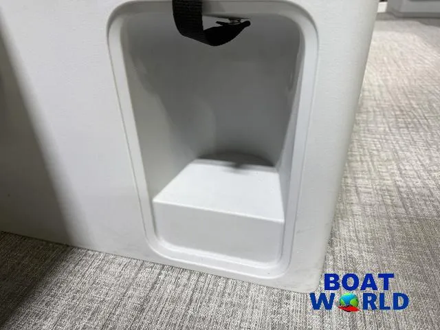 Slide: The Image of Tahoe Aura 2185 Quad Lounge & 75HP 4-Stroke EFI 2025 - 27