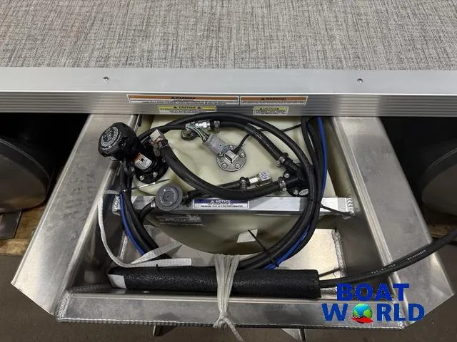 Slide: The Image of Tahoe Aura 2185 Quad Lounge & 75HP 4-Stroke EFI 2025 - 42