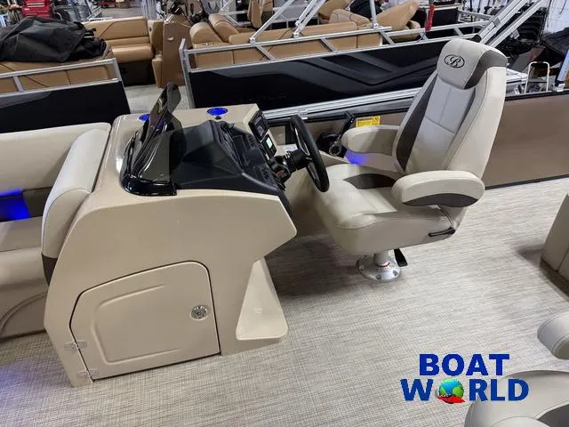 Slide: The Image of Bentley Pontoons Legacy 223 Swingback Tritoon & Honda 4-Stroke EFI 2025 - 12