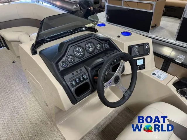 Slide: The Image of Bentley Pontoons Legacy 223 Swingback Tritoon & Honda 4-Stroke EFI 2025 - 14