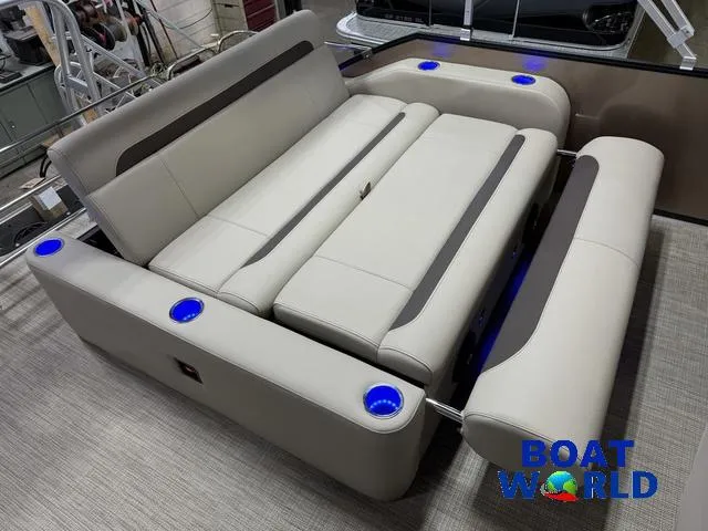 Slide: The Image of Bentley Pontoons Legacy 223 Swingback Tritoon & Honda 4-Stroke EFI 2025 - 24