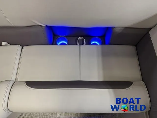 Slide: The Image of Bentley Pontoons Legacy 223 Swingback Tritoon & Honda 4-Stroke EFI 2025 - 35