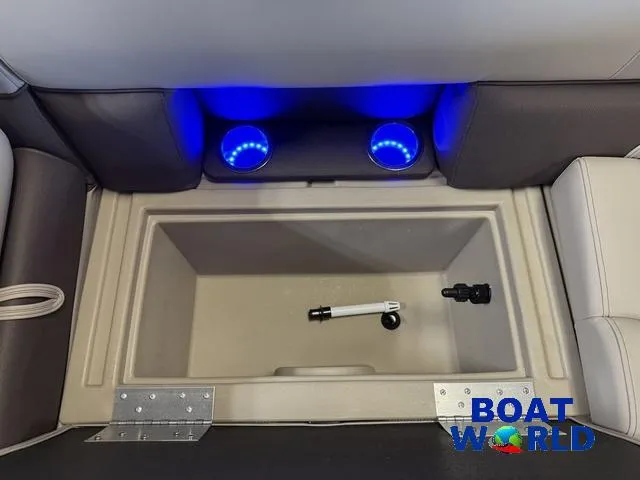 Slide: The Image of Bentley Pontoons Legacy 223 Swingback Tritoon & Honda 4-Stroke EFI 2025 - 37