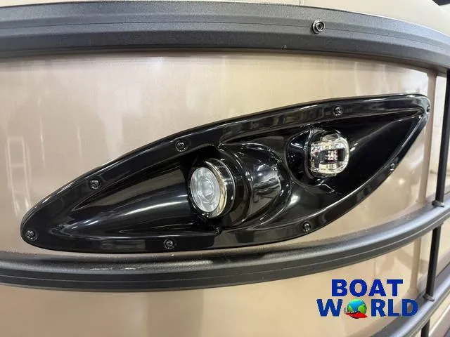 Slide: The Image of Bentley Pontoons Legacy 223 Swingback Tritoon & Honda 4-Stroke EFI 2025 - 41