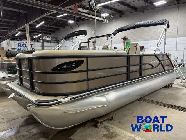 Slide: The Image of Bentley Pontoons Legacy 223 Swingback Tritoon & Honda 4-Stroke EFI 2025 - 43