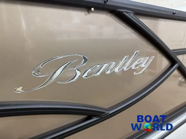 Slide: The Image of Bentley Pontoons Legacy 223 Swingback Tritoon & Honda 4-Stroke EFI 2025 - 44