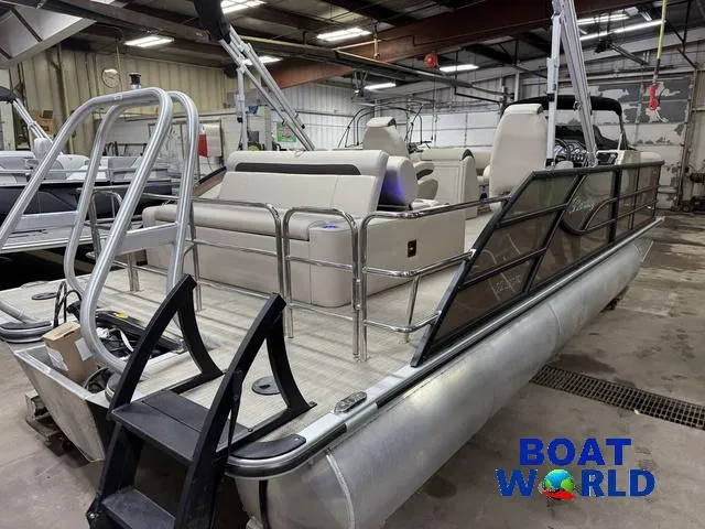 Slide: The Image of Bentley Pontoons Legacy 223 Swingback Tritoon & Honda 4-Stroke EFI 2025 - 51