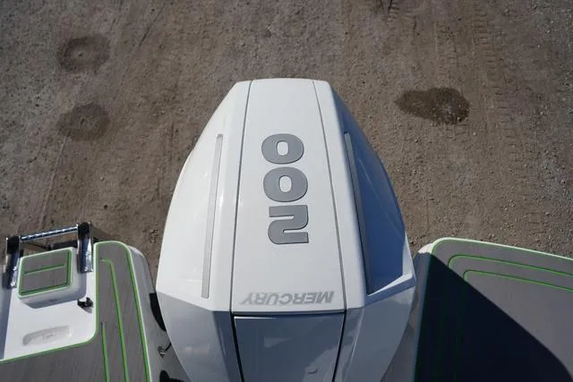 Slide: The Image of 2024 Tahoe 210 S boat with Mercury 200 engine, top view. - 19