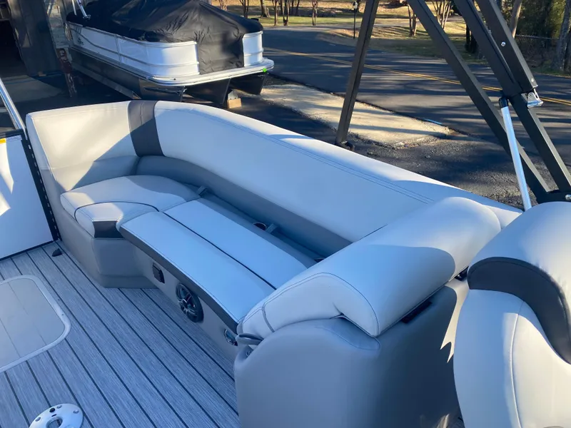 Slide: The Image of SunCatcher Select 324RC 2025 - 12