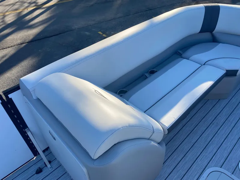 Slide: The Image of SunCatcher Select 324RC 2025 - 14