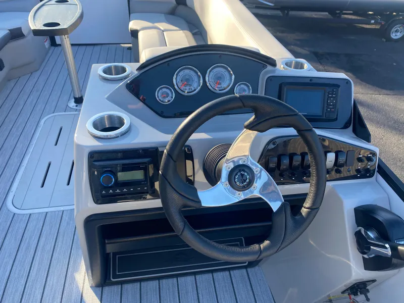 Slide: The Image of SunCatcher Select 324RC 2025 - 15