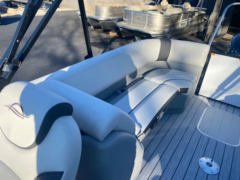 Slide: The Image of SunCatcher Select 324RC 2025 - 7